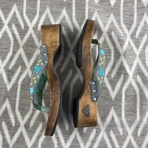 🍎Roxy Genie Wooden Flip Flops with Heel & Embroidered Straps. ~ 8 3/25 🍎